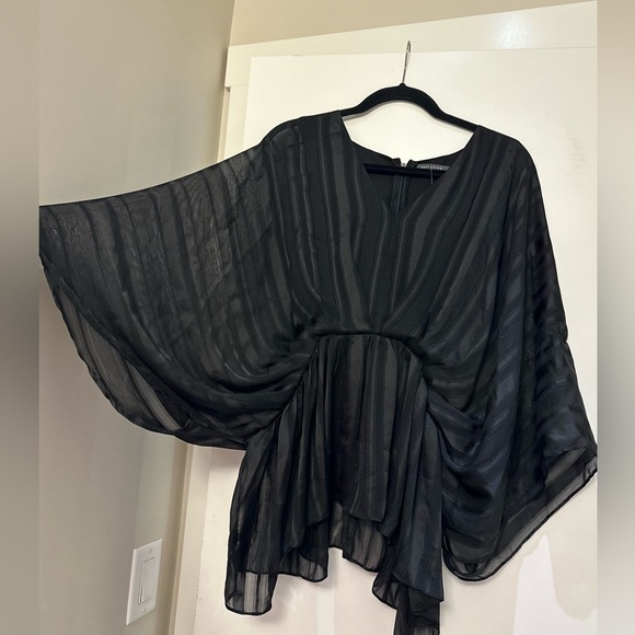 SUZY SHIER | Bnwt Black sheer butterly Top - Picture 3 of 5